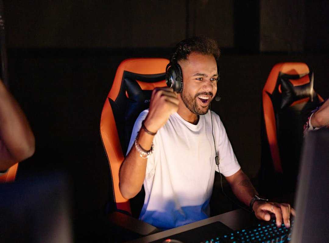 learning from pro gamers